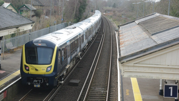 Project Reach deal struck to end not-spots on major UK rail routes